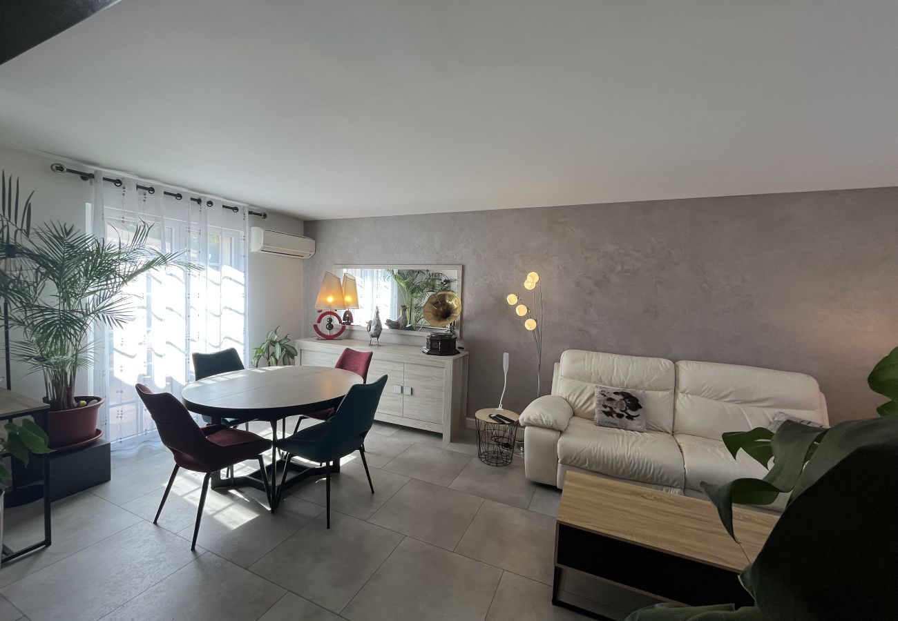 Villa a Fréjus - Fréjus a meno di 3 km dalle spiagge, Casa per 6 persone, 3 camere da letto, aria condizionata, wifi, parcheggio