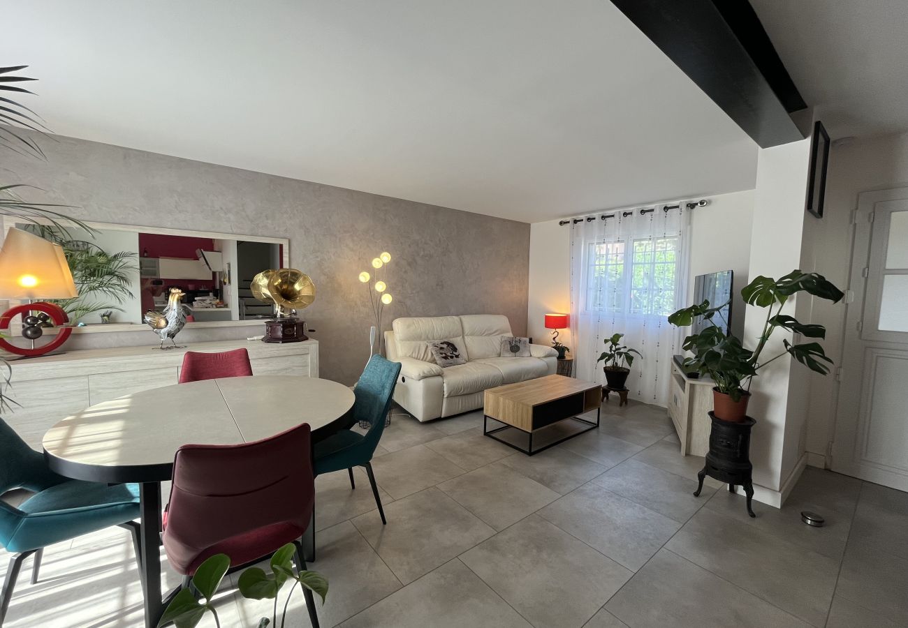 Villa a Fréjus - Fréjus a meno di 3 km dalle spiagge, Casa per 6 persone, 3 camere da letto, aria condizionata, wifi, parcheggio
