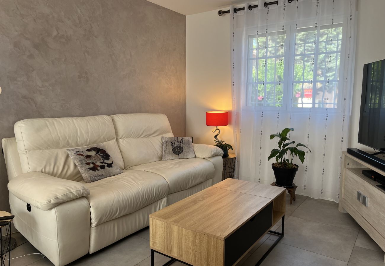 Villa a Fréjus - Fréjus a meno di 3 km dalle spiagge, Casa per 6 persone, 3 camere da letto, aria condizionata, wifi, parcheggio