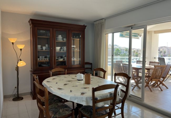Appartamento a Fréjus - Port Fréjus Le Miramar, vista eccezionale, ampio balcone 25m2 4 persone; 2 camere da letto, 85m2 Appartamento a Fréjus - Port Fréjus Le Miramar, vista eccezionale, ampio balcone 25m2 4 persone; 2 camere da letto, 85m2