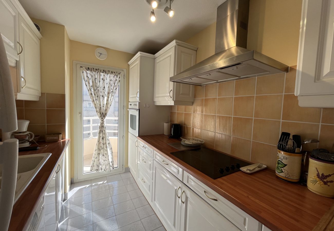 Appartamento a Fréjus - Port Fréjus Le Miramar, vista eccezionale, ampio balcone 25m2 4 persone; 2 camere da letto, 85m2