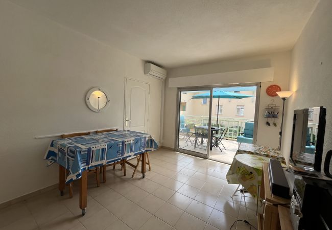Studio a Fréjus - Port Frejus Quartier Latin 4, a 100 metri dalle spiagge, Monolocale Studio a Fréjus - Port Frejus Quartier Latin 4, a 100 metri dalle spiagge, Monolocale