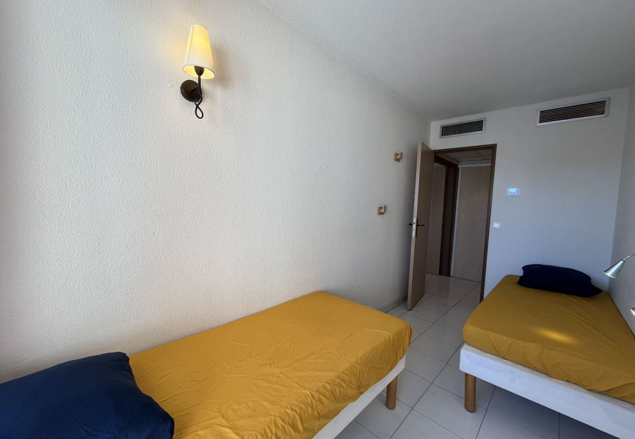 Appartamento a Fréjus - Residenza Cap Hermès per 4 persone, splendida vista mare, 2 camere da letto, aria condizionata, piscina, accesso diretto alla spiaggia, parcheggio privato, ampio balcone