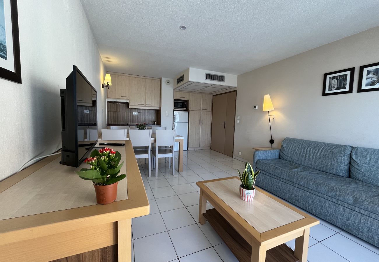 Appartamento a Fréjus - Residenza Cap Hermès per 4 persone, splendida vista mare, 2 camere da letto, aria condizionata, piscina, accesso diretto alla spiaggia, parcheggio privato, ampio balcone