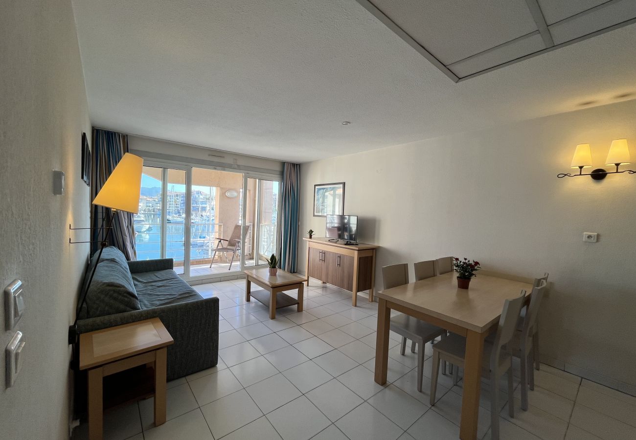Appartamento a Fréjus - Residenza Cap Hermès per 4 persone, splendida vista mare, 2 camere da letto, aria condizionata, piscina, accesso diretto alla spiaggia, parcheggio privato, ampio balcone