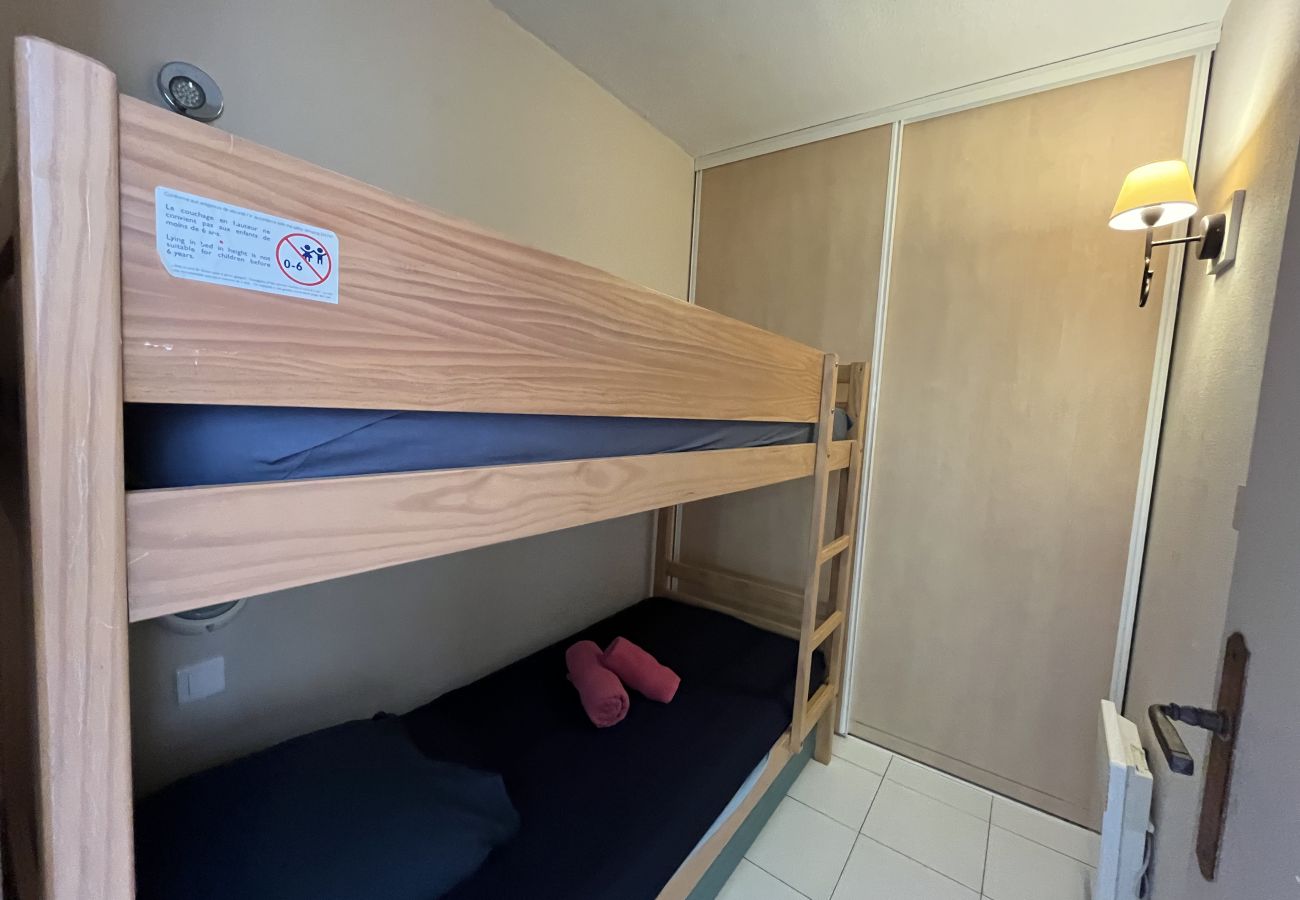 Appartamento a Fréjus - Cap Hermès 312, appartamento con 2/3 camere da letto, vista mare, per 4 adulti e 2 bambini, aria condizionata, parcheggio, piscina e accesso diretto alla spiaggia