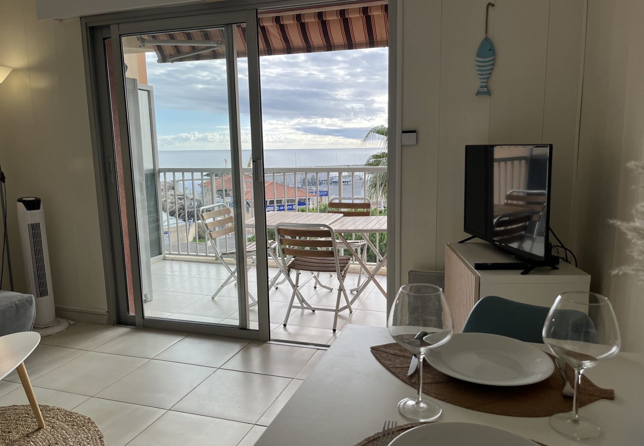 Studio a Fréjus - l Capitole, Monolocale 26m2,climatizzato, vista mare, balcone, WIFI, parcheggio per 2 adulti e 2 bambini
