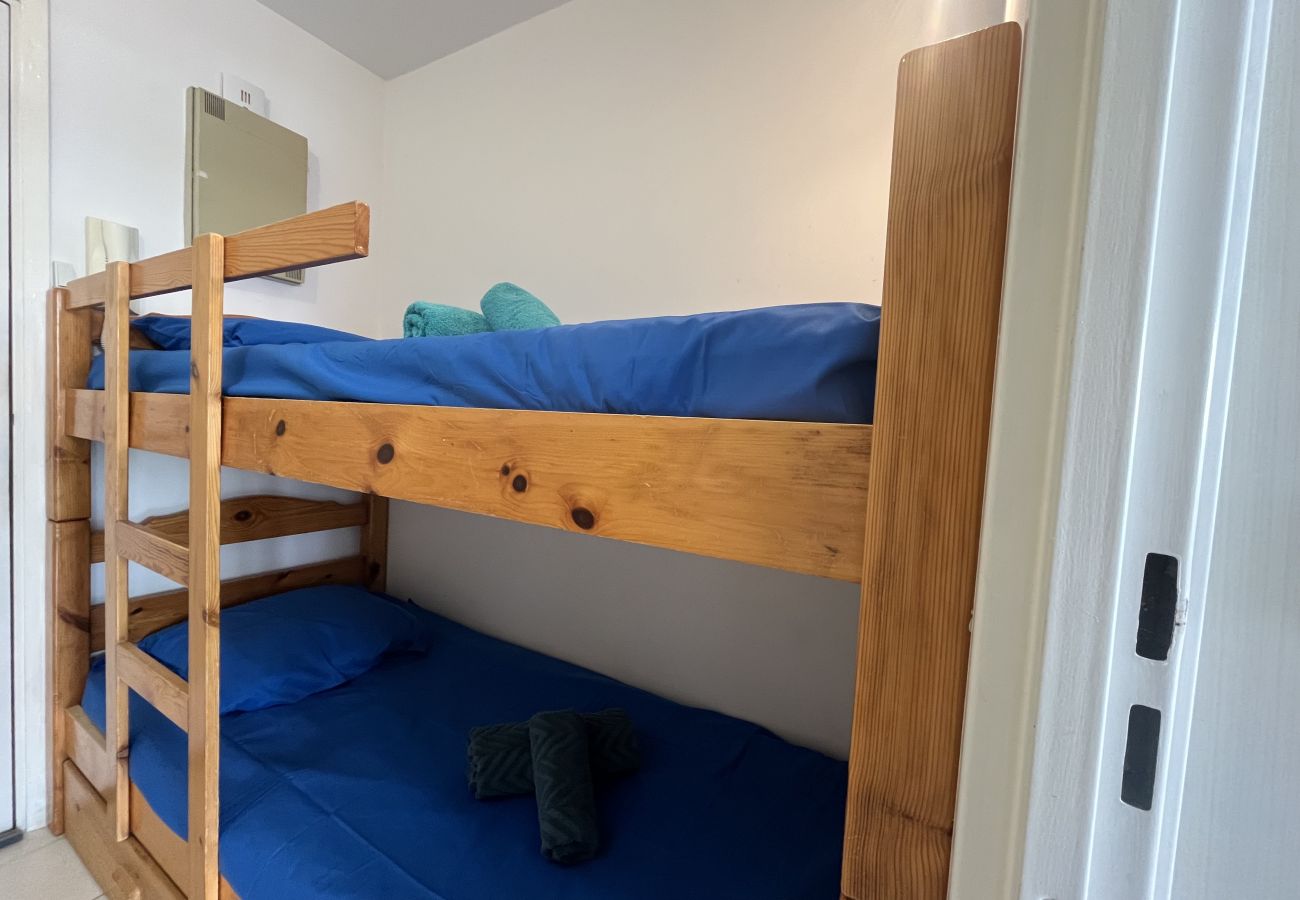 Studio a Fréjus - l Capitole, Monolocale 26m2,climatizzato, vista mare, balcone, WIFI, parcheggio per 2 adulti e 2 bambini