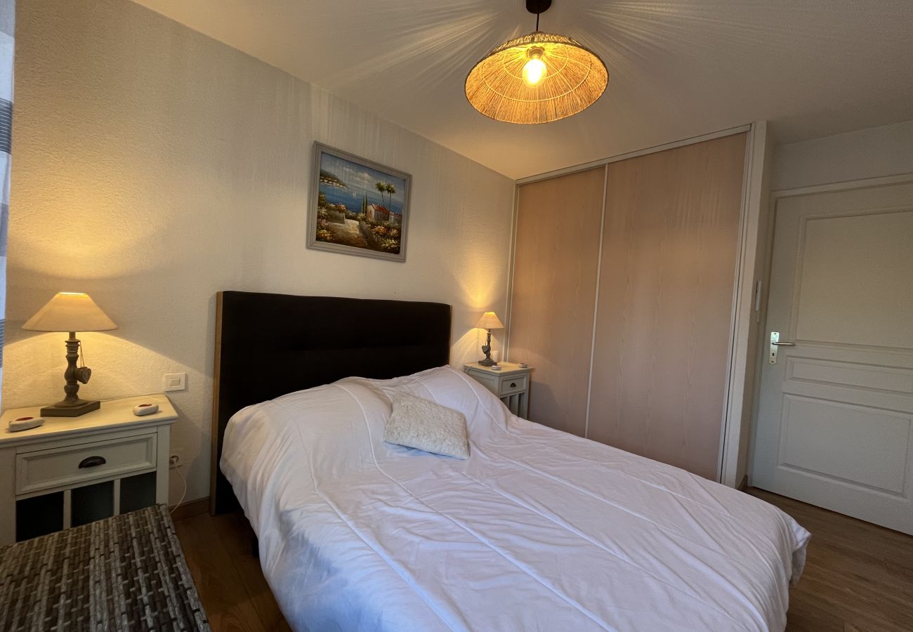 Appartamento a Fréjus - Port Fréjus LE NAUTICA, appartamento con 2/3 camere da letto, 5 posti letto, vicino alle spiagge e ai servizi, ampio balcone, aria condizionata, Wi-Fi e garage