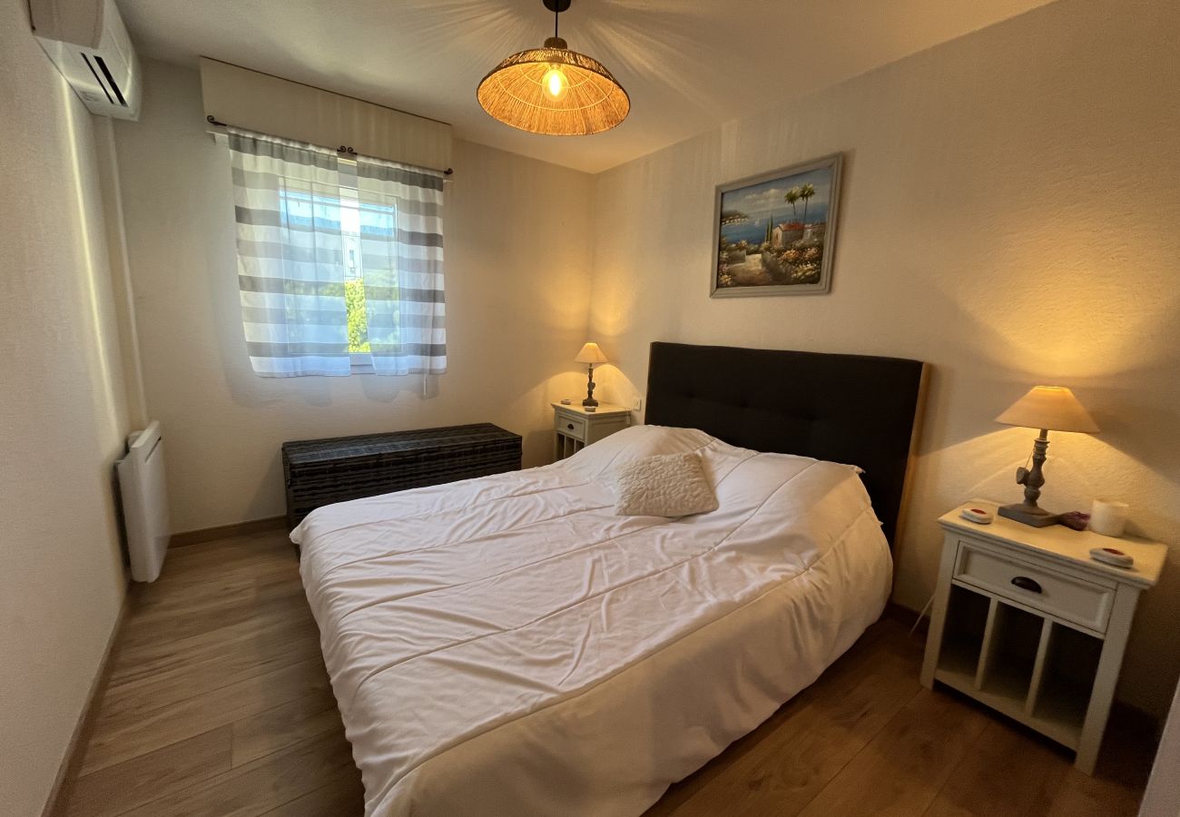 Appartamento a Fréjus - Port Fréjus LE NAUTICA, appartamento con 2/3 camere da letto, 5 posti letto, vicino alle spiagge e ai servizi, ampio balcone, aria condizionata, Wi-Fi e garage
