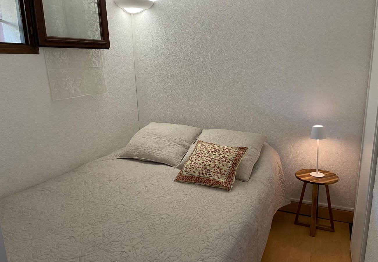 Appartamento a Saint Raphael - LA Péguière, appartamento di 2 locali (27 m²), per 2 adulti e 1 bambino, climatizzato, giardino, parcheggio e spiaggia a 5 minuti a piedi