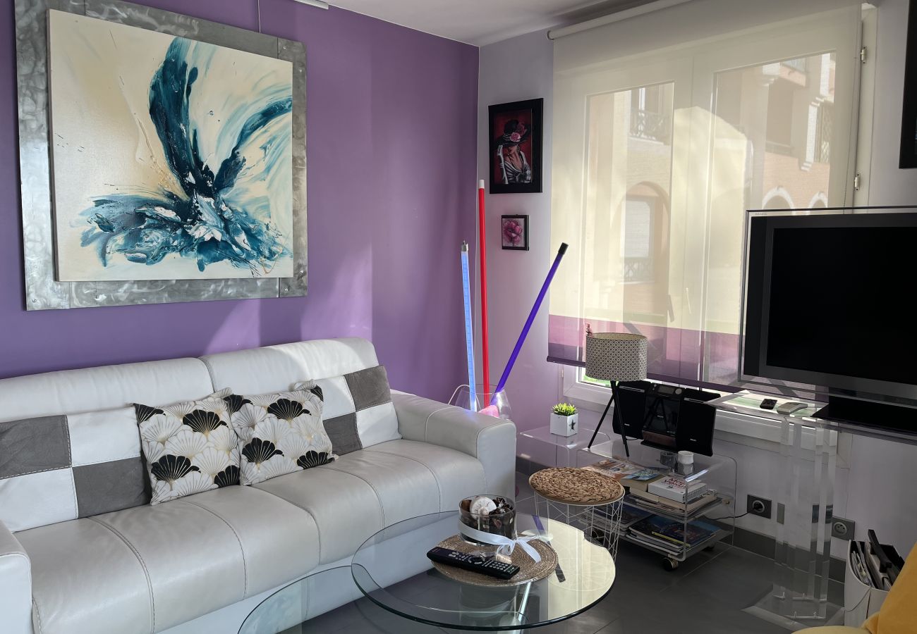 Appartamento a Fréjus - Sulle banchine di Port-Fréjus, magnifico appartamento di 50 m² con una camera da letto, vista incredibile, aria condizionata, Wi-Fi e ampio garage.