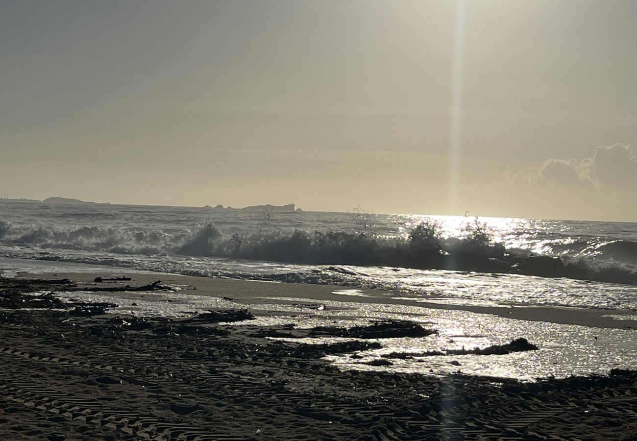 Appartamento a Fréjus - Ampio appartamento al piano terra di 110 m2 per 6 ospiti privilegiati, accesso diretto alla spiaggia, 3 ampie camere da letto, aria condizionata, wifi, 2 posti auto privati.