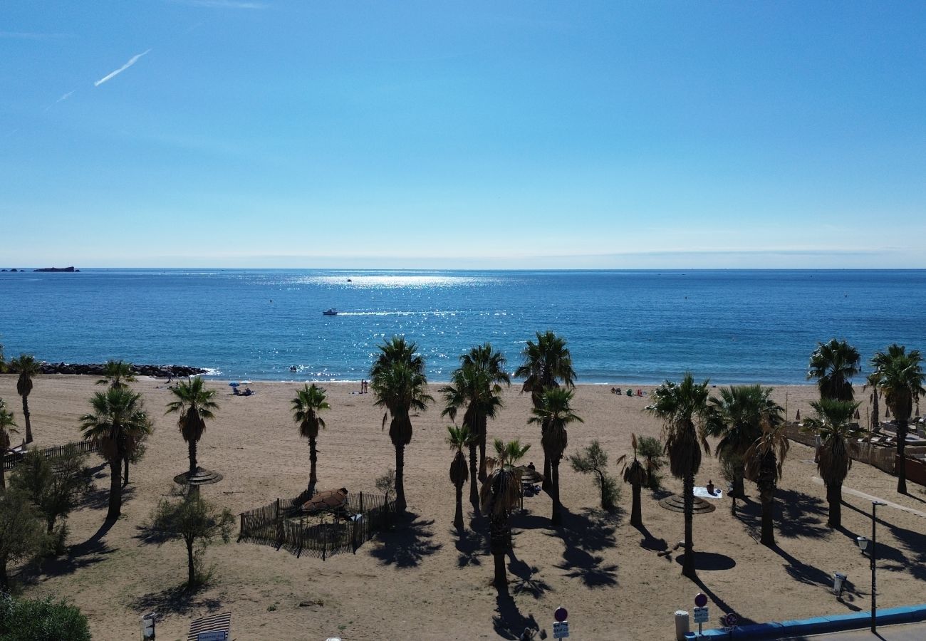 Appartamento a Fréjus - Ampio appartamento al piano terra di 110 m2 per 6 ospiti privilegiati, accesso diretto alla spiaggia, 3 ampie camere da letto, aria condizionata, wifi, 2 posti auto privati.