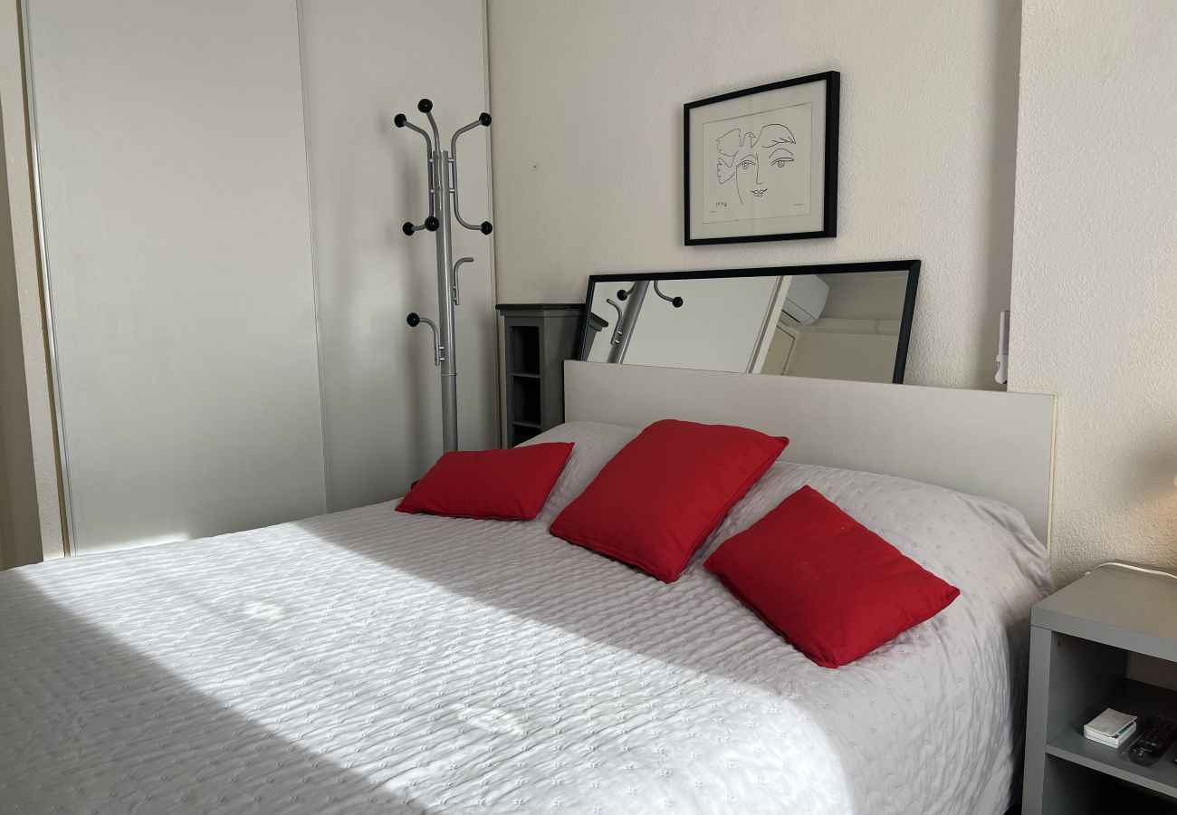 Appartamento a Fréjus - Port Fréjus, Les Rives Latines, a 100 m dalle spiagge, vista porto, appartamento con 1 camera da letto, 40 m², 4 posti letto, aria condizionata, garage