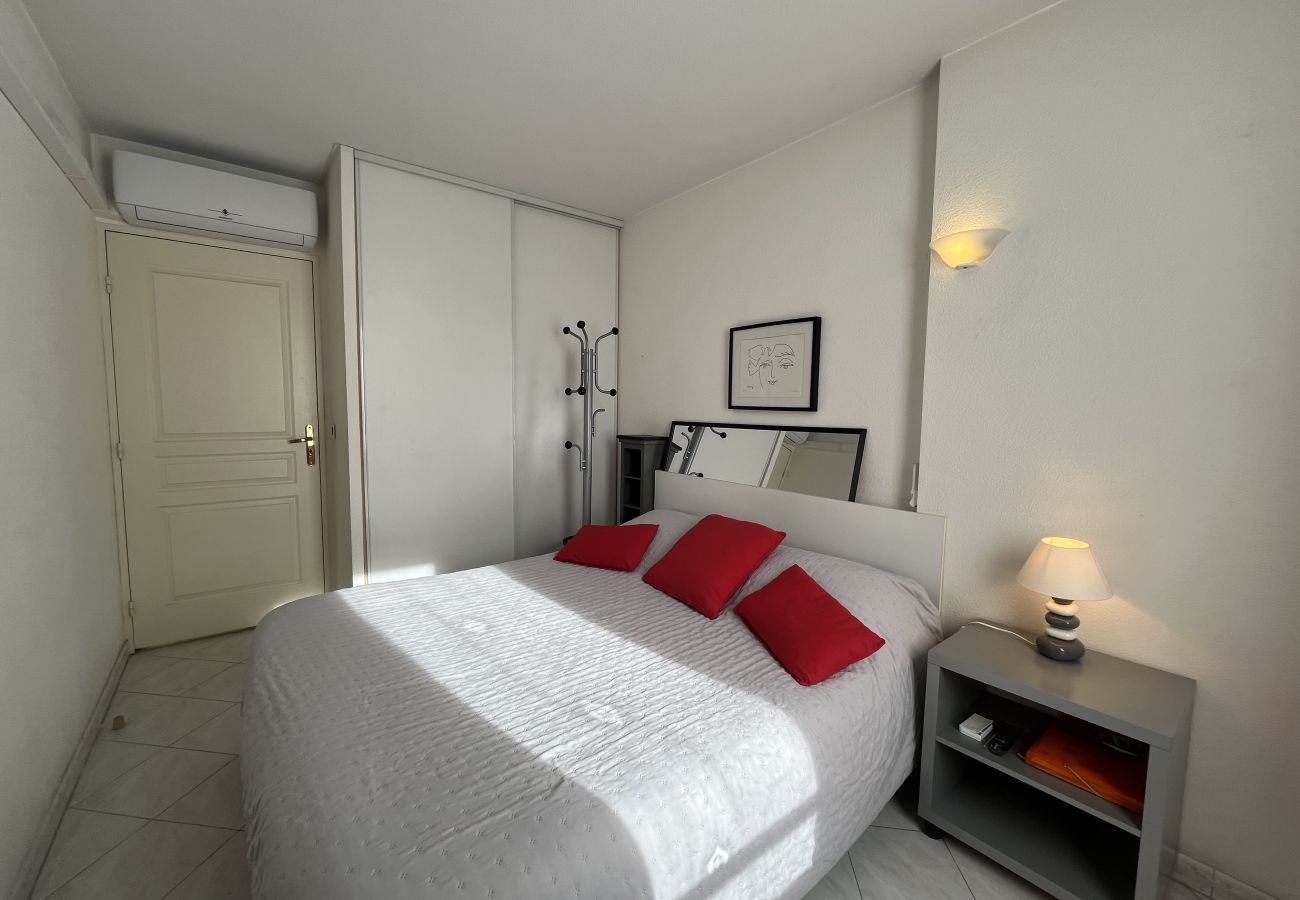 Appartamento a Fréjus - Port Fréjus, Les Rives Latines, a 100 m dalle spiagge, vista porto, appartamento con 1 camera da letto, 40 m², 4 posti letto, aria condizionata, garage