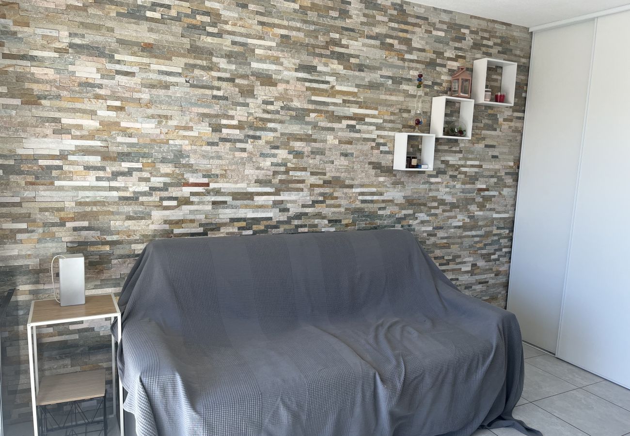 Studio a Fréjus - Capitole, lungomare, monolocale con alcova per 3 persone, 26 m2, balcone con vista parziale sul mare, aria condizionata, parcheggio privato