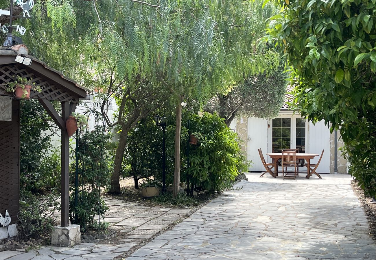 Casa a Fréjus - Fréjus Plage - a 5 minuti a piedi dalle spiagge - Casetta con giardino, 4 posti letto, in assoluta pace e tranquillità