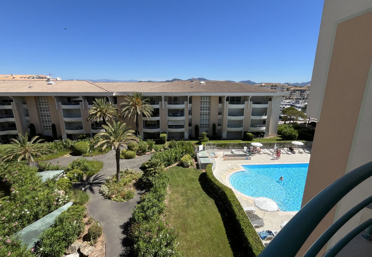 Appartamento a Fréjus - OPEN Residence, appartamento con 1 camera da letto (41 m²), 5 posti letto, vicino al porto, alle spiagge, alla piscina, parcheggio privato
