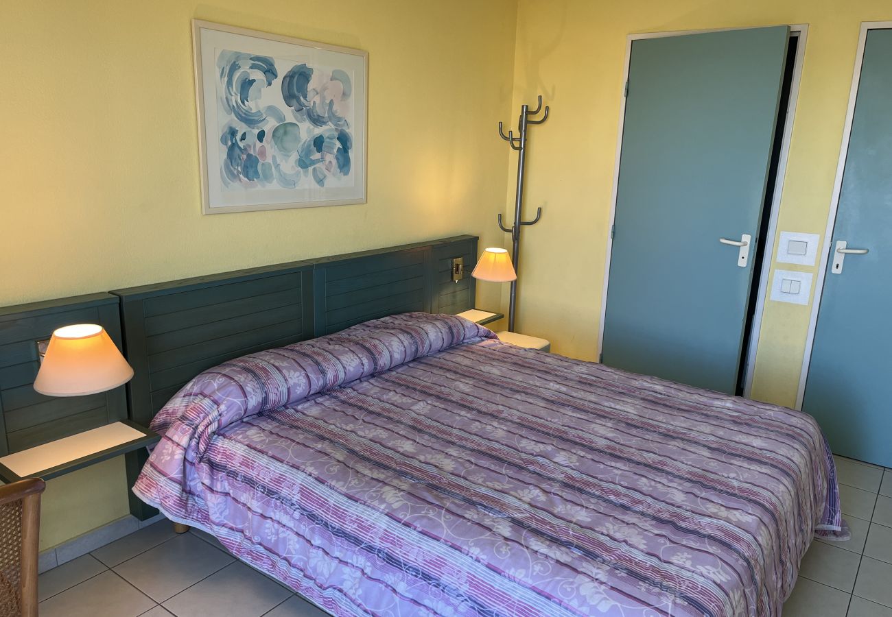 Appartamento a Fréjus - OPEN Residence, appartamento con 1 camera da letto (41 m²), 5 posti letto, vicino al porto, alle spiagge, alla piscina, parcheggio privato