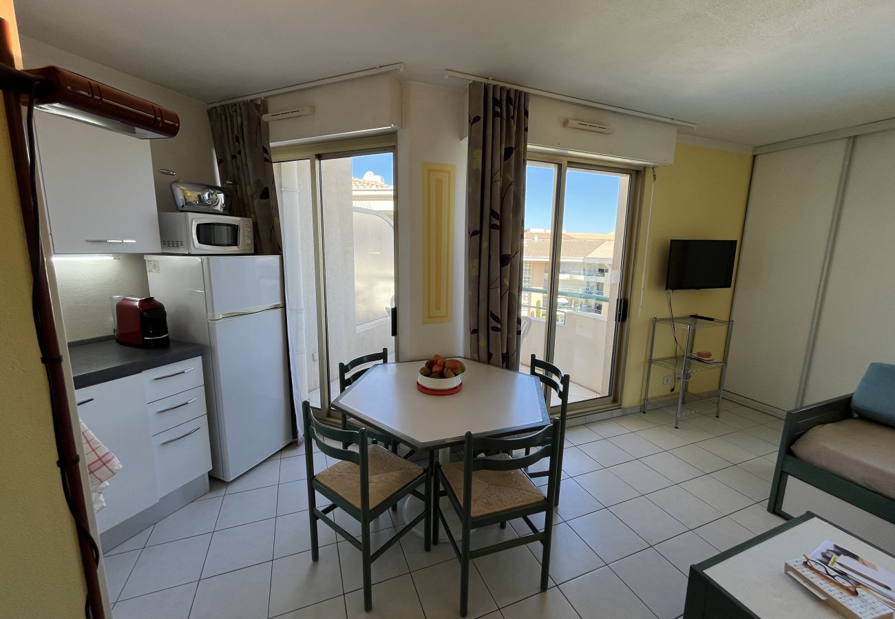 Appartamento a Fréjus - OPEN Residence, appartamento con 1 camera da letto (41 m²), 5 posti letto, vicino al porto, alle spiagge, alla piscina, parcheggio privato