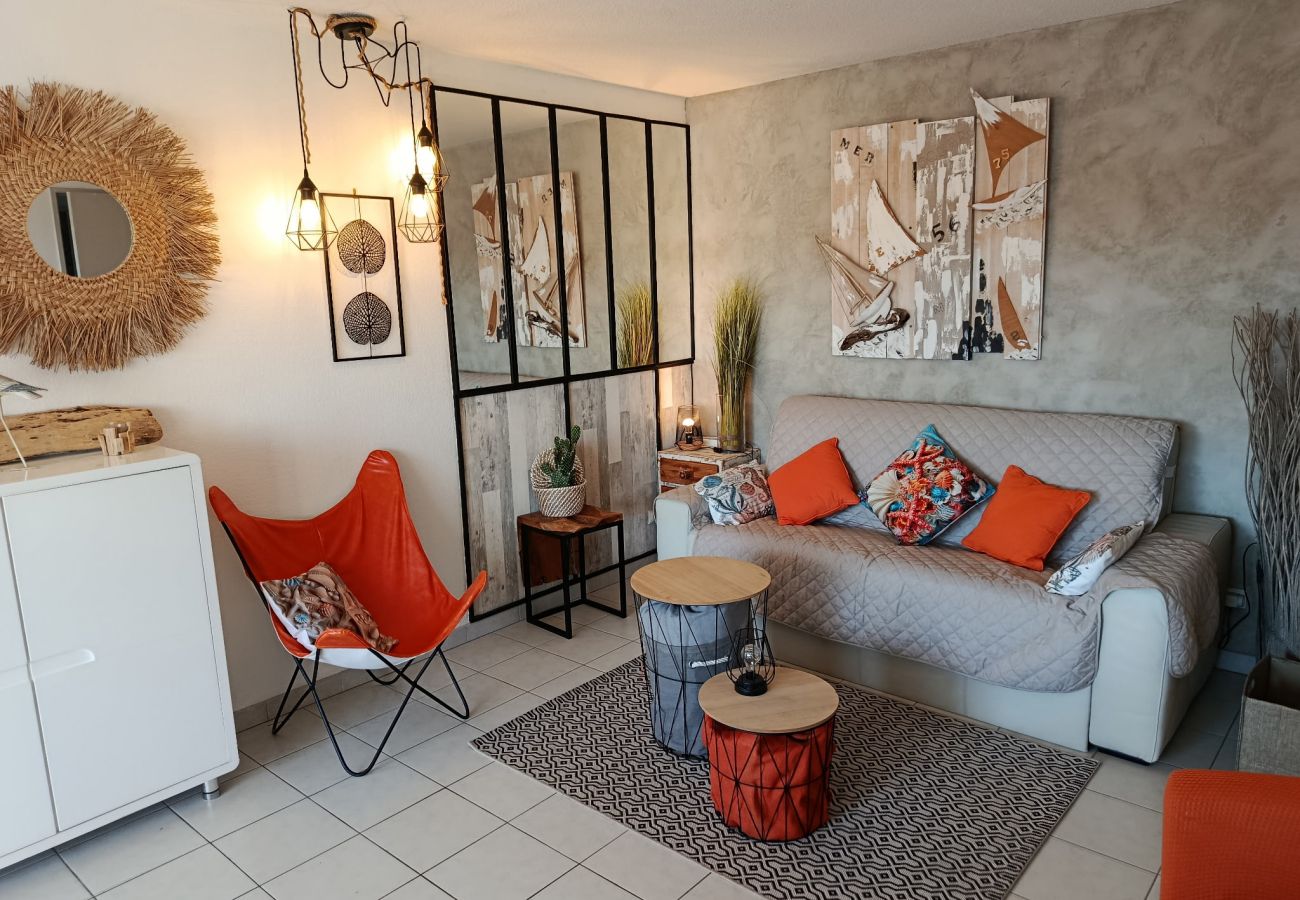 Appartamento a Fréjus - Port Fréjus: vista sul porto, spazioso bilocale (47 m²), aria condizionata, piscina... per 4 ospiti fortunati.