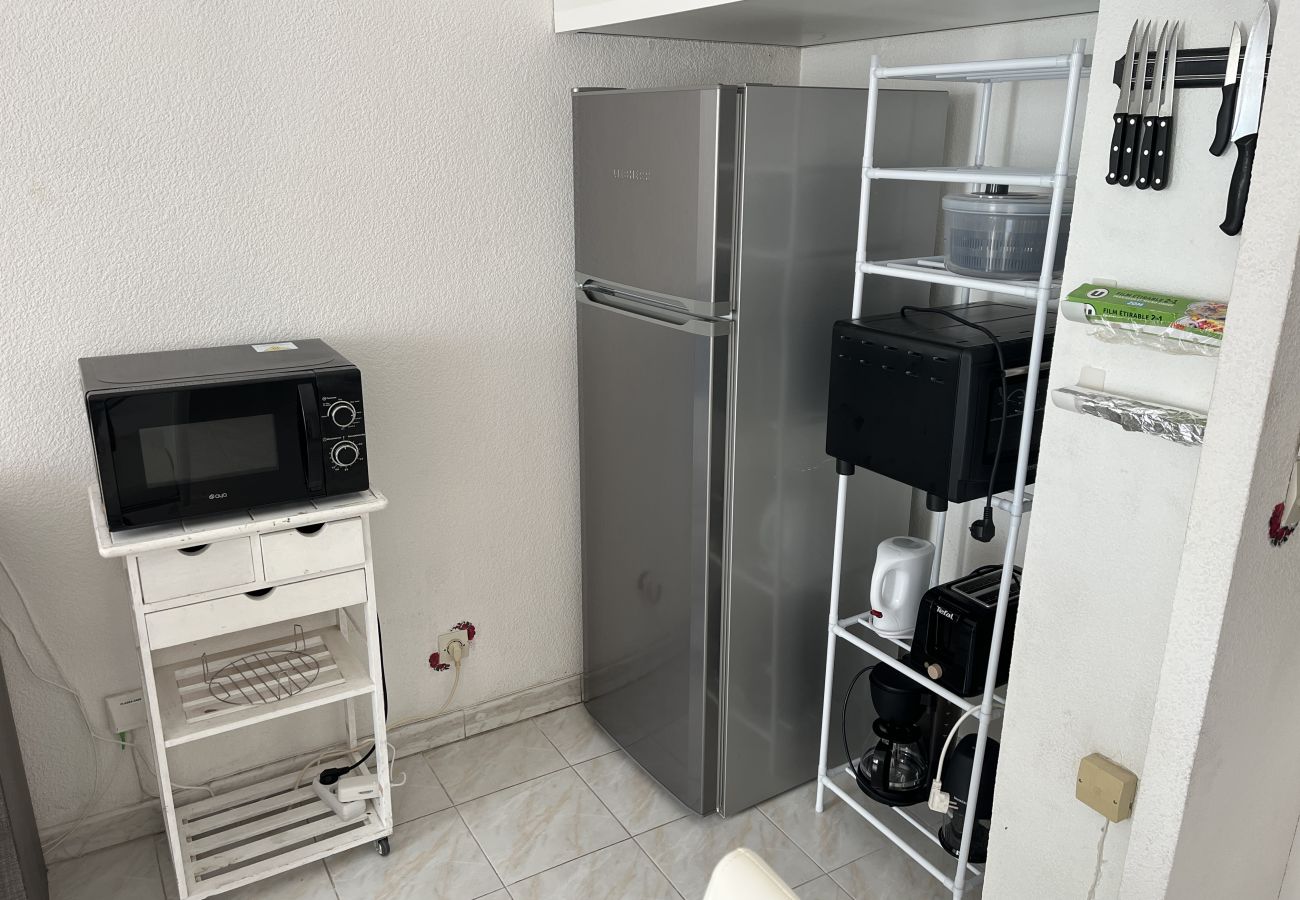 Appartamento a Fréjus - Port Fréjus, Les Rives Latines, a 100 m dalla spiaggia, vista porto, bilocale di 40 m², 4 posti letto, parcheggio.