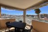 Appartamento a Fréjus - Port Fréjus, splendido bilocale con vista sul porto per 4 fortunati ospiti; situato in zona vivace, dotato di aria condizionata, Wi-Fi e parcheggio.