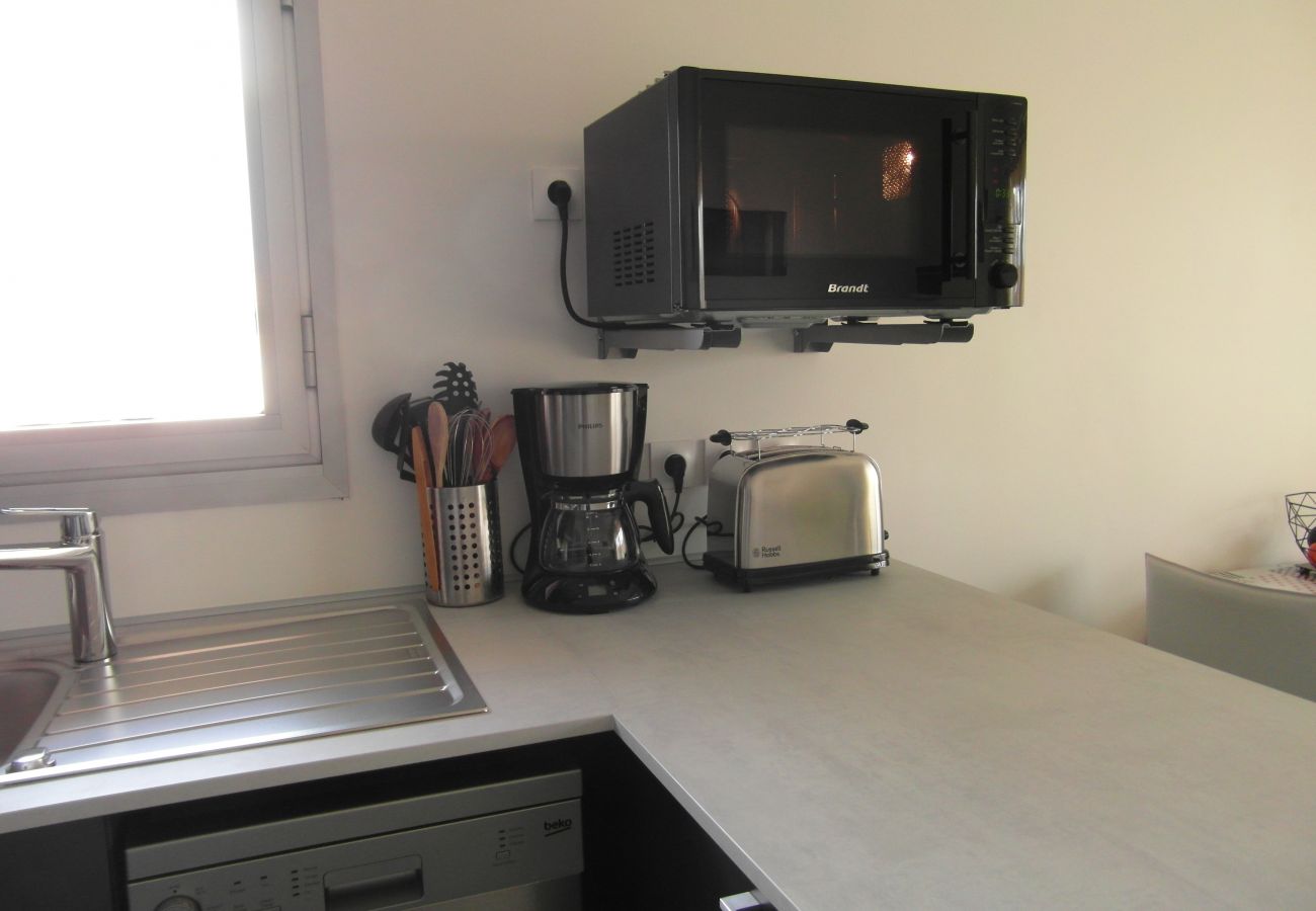 Studio à Fréjus - Fréjus Plage Studio Cabine 26 m2 2 Adultes 2 Enfants à 20 m de la plage