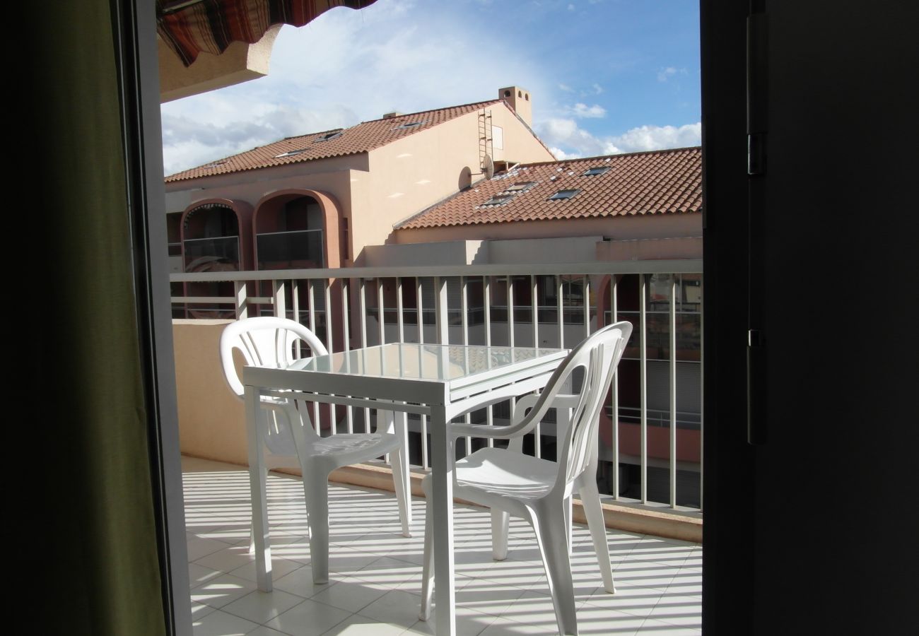 Studio à Fréjus - Fréjus Plage Studio Cabine 26 m2 2 Adultes 2 Enfants à 20 m de la plage