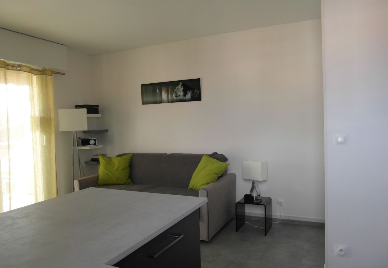 Studio à Fréjus - Fréjus Plage Studio Cabine 26 m2 2 Adultes 2 Enfants à 20 m de la plage