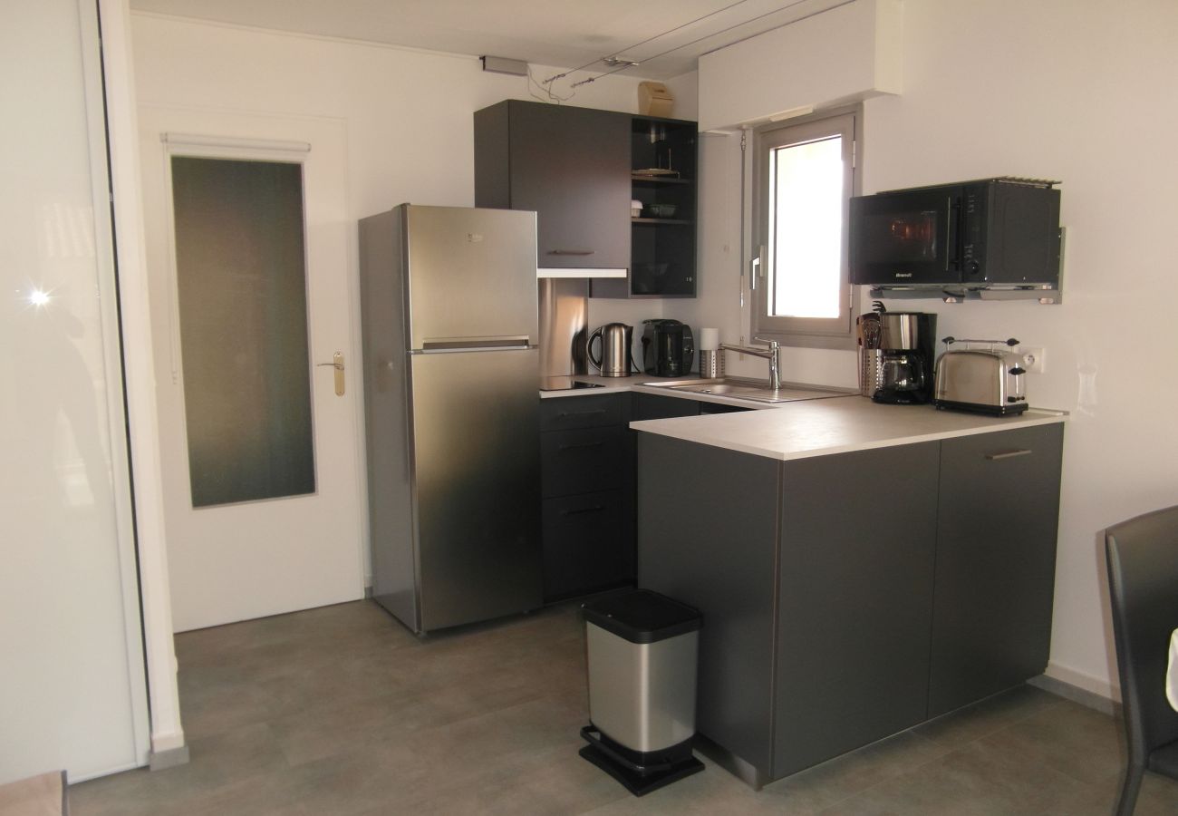 Studio à Fréjus - Fréjus Plage Studio Cabine 26 m2 2 Adultes 2 Enfants à 20 m de la plage