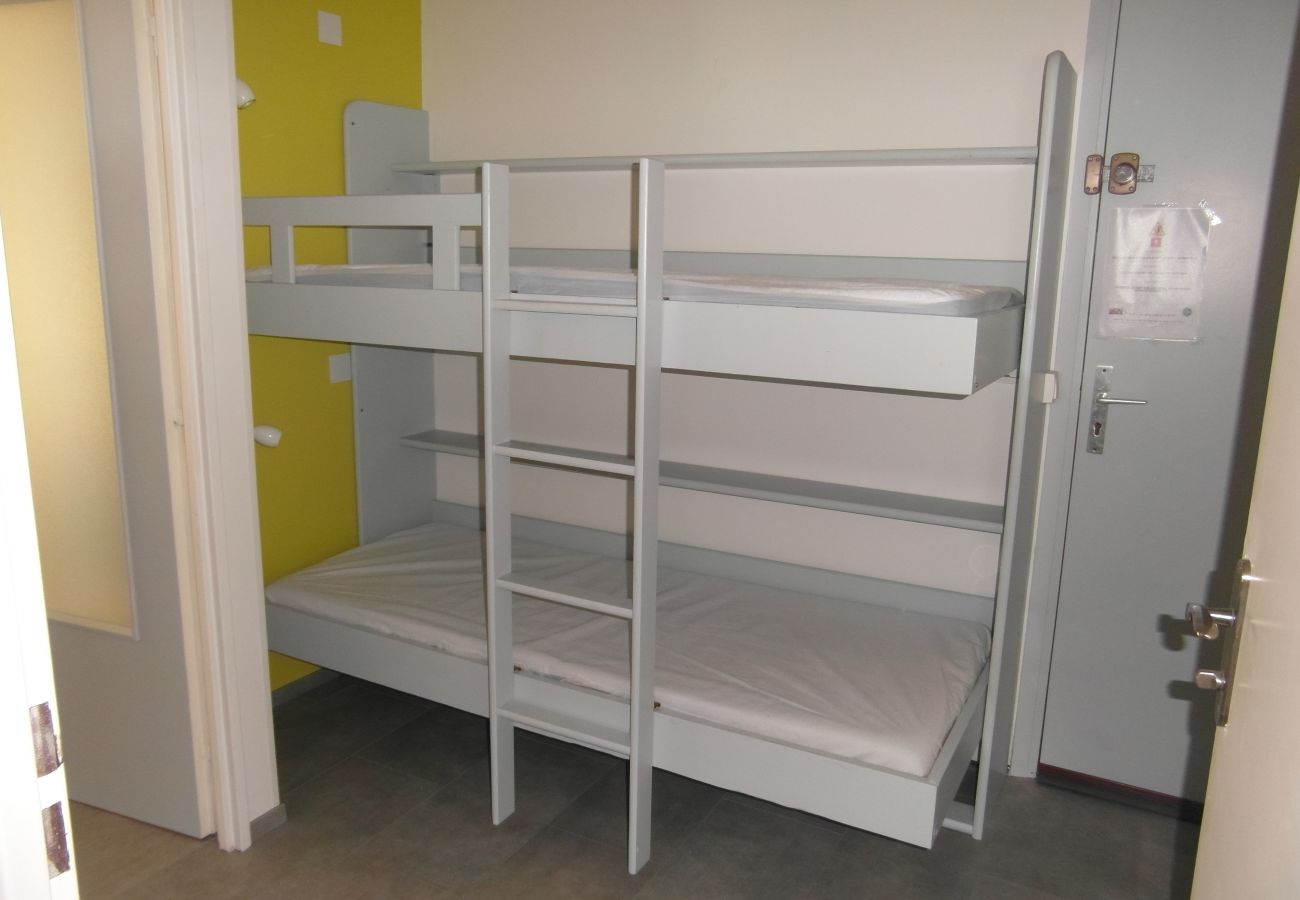 Studio à Fréjus - Fréjus Plage Studio Cabine 26 m2 2 Adultes 2 Enfants à 20 m de la plage