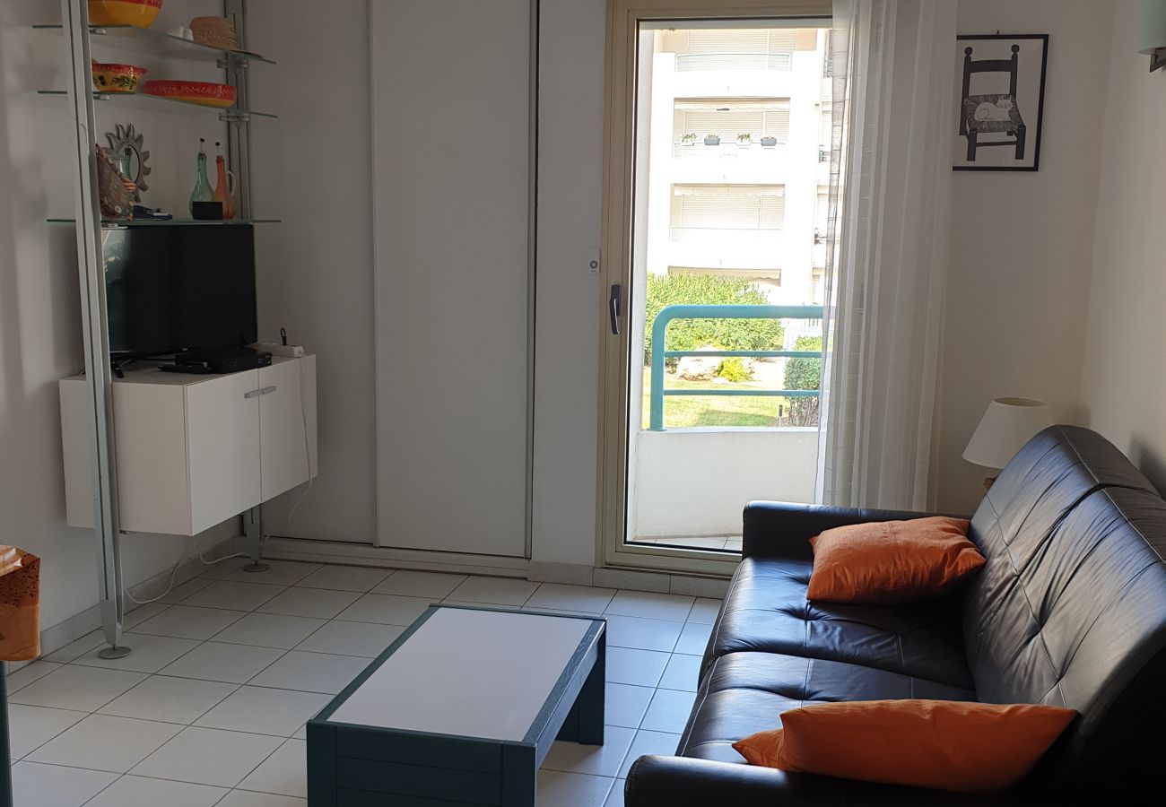 Appartement à Fréjus - Port Fréjus Résidence OPEN 2 Pièces 41 m2 4 Personnes Balcon avec vue sur la piscine