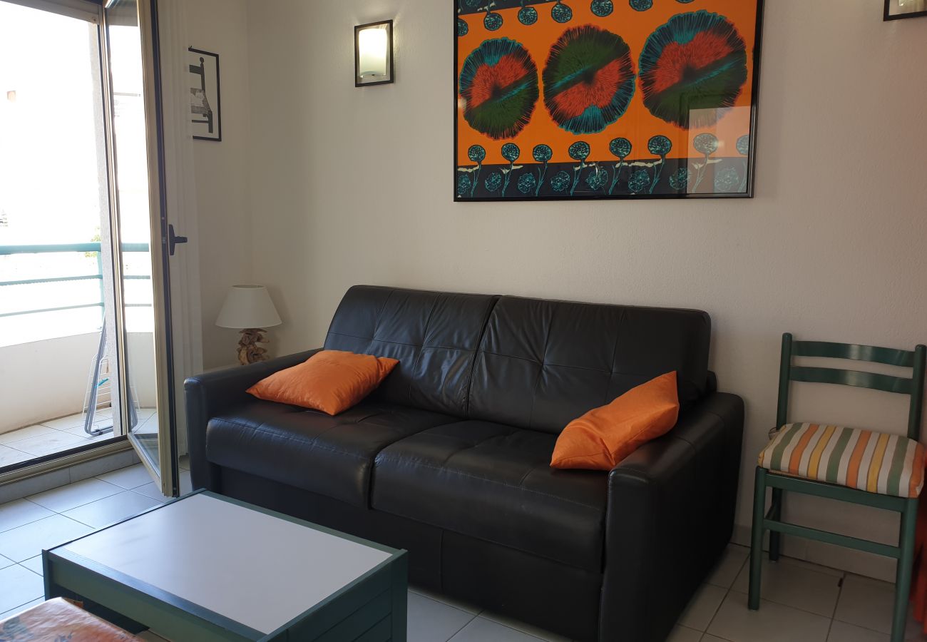 Appartement à Fréjus - Port Fréjus Résidence OPEN 2 Pièces 41 m2 4 Personnes Balcon avec vue sur la piscine