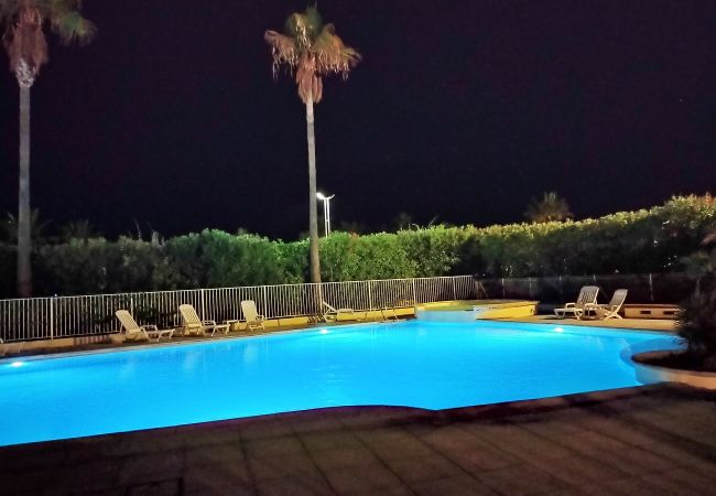 Appartement à Fréjus - Port FREJUS Appartement d'exception  3 Pièces de 64 m2 Balcon vue mer, climatisé, avec piscine WIFI 6 Personnes