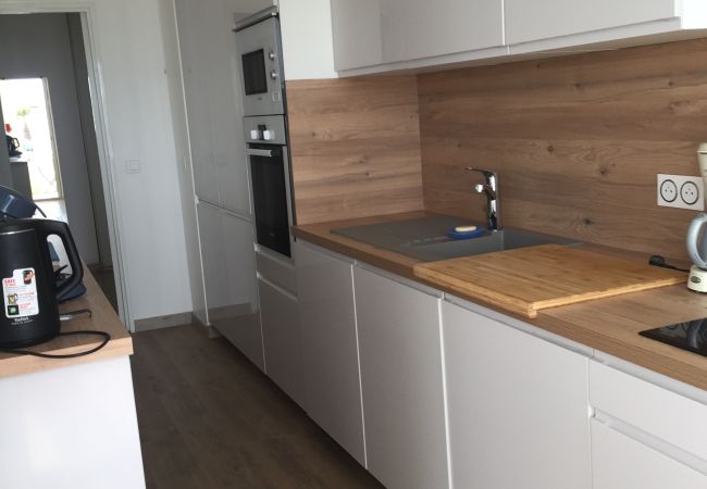 Appartement à Fréjus - Port FREJUS Appartement d'exception  3 Pièces de 64 m2 Balcon vue mer, climatisé, avec piscine WIFI 6 Personnes Appartement à Fréjus - Port FREJUS Appartement d'exception  3 Pièces de 64 m2 Balcon vue mer, climatisé, avec piscine WIFI 6 Personnes