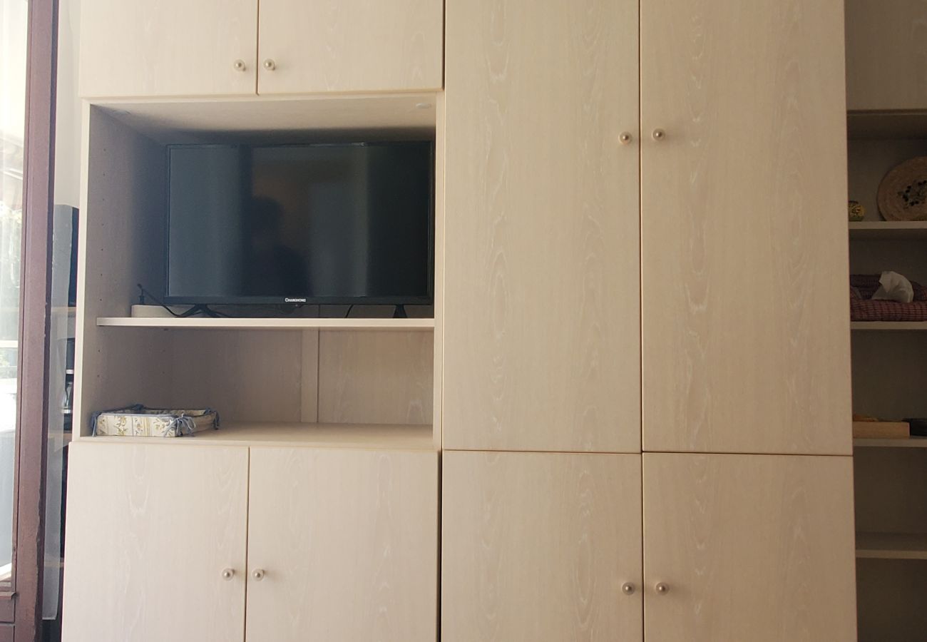 Studio à Fréjus - FREJUS Plage La Miougrano Studio climatisé de 29 m2 pour 2 Adultes et 2 enfants, piscine, WIFI  haut débit et parking