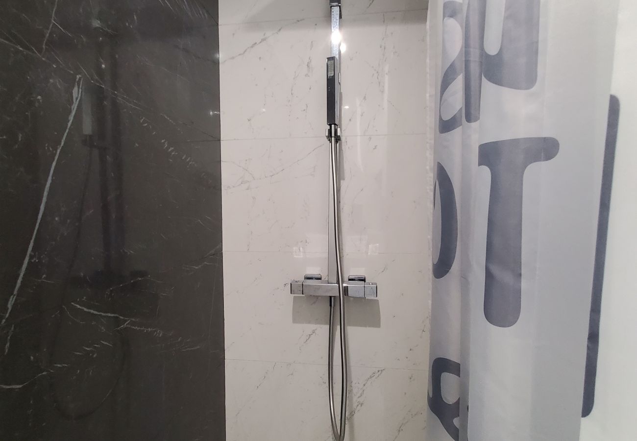 Appartement à Fréjus - FREJUS PLAGE 2 Pièces 32m2 Les Pins maritimes 4 Personnes Balcon sur jardin