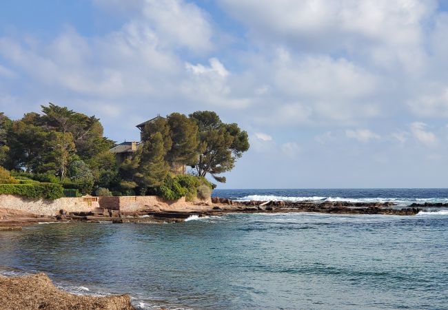  à Saint Raphael - La Péguière 2 Pièces 27m2 jardin privatif 400m de la plage