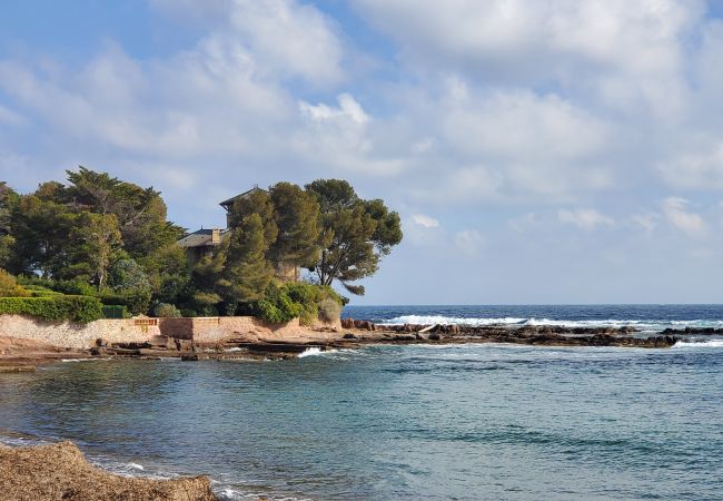 Studio à Saint Raphael - SAINT RAPHAEL La Péguière Face à la plage Vue mer, Grand studio 36m2, 4 personnes balcon, parking 