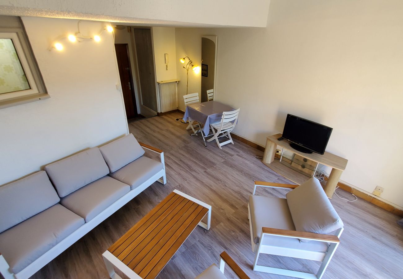 Appartement à Fréjus - FREJUS PLAGE A 50m du front de mer et des plages, duplex de 32m2 avec terrasse capacité 2 personnes 