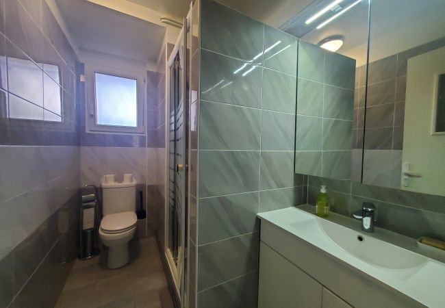 Appartement à Fréjus - MAGNIFIQUE T2 58m2 Climatisé PORT FREJUS 4/5 P dans quartier résidentiel, terrasse, au calme et proche de tout  Appartement à Fréjus - MAGNIFIQUE T2 58m2 Climatisé PORT FREJUS 4/5 P dans quartier résidentiel, terrasse, au calme et proche de tout
