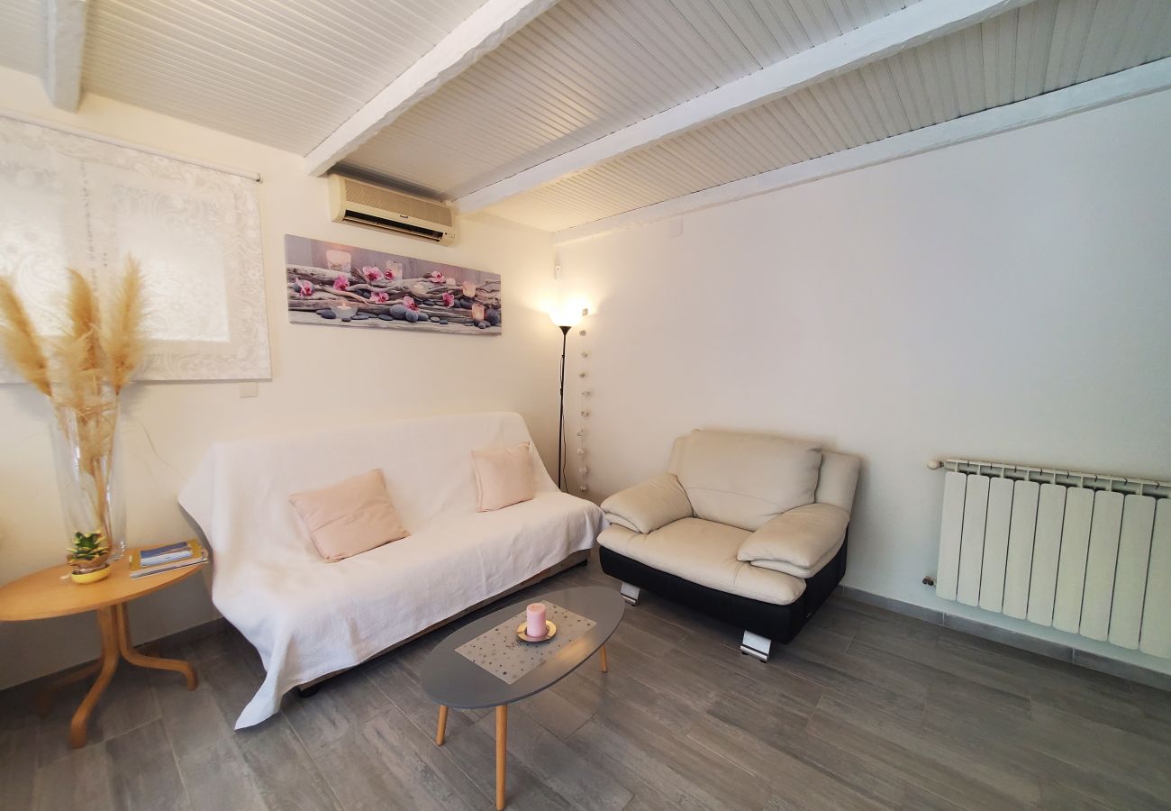 Appartement à Fréjus - MAGNIFIQUE T2 58m2 Climatisé PORT FREJUS 4/5 P dans quartier résidentiel, terrasse, au calme et proche de tout 