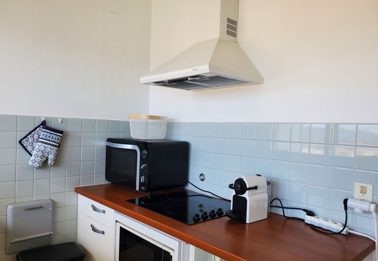 Appartement à Fréjus - FREJUS PLAGE Tour Méditerranée 10e Etage T2 Vue mer 180° Parking