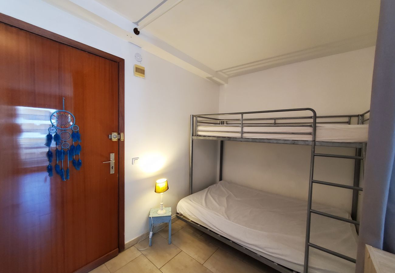 Studio à Fréjus - FREJUS PLAGE T1 26m2 climatisé Balcon 10m2 fermé vue mer Parking 50m plage