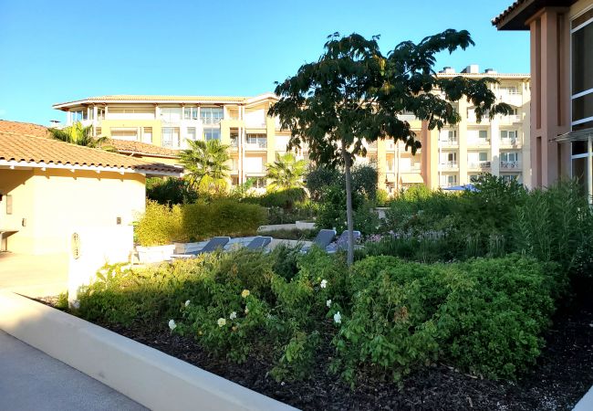 Appartement à Fréjus - CAP HERMES Magnifique logement climatisé 6 couchages Vue mer accès direct Plage avec Parking en sous-sol Appartement à Fréjus - CAP HERMES Magnifique logement climatisé 6 couchages Vue mer accès direct Plage avec Parking en sous-sol