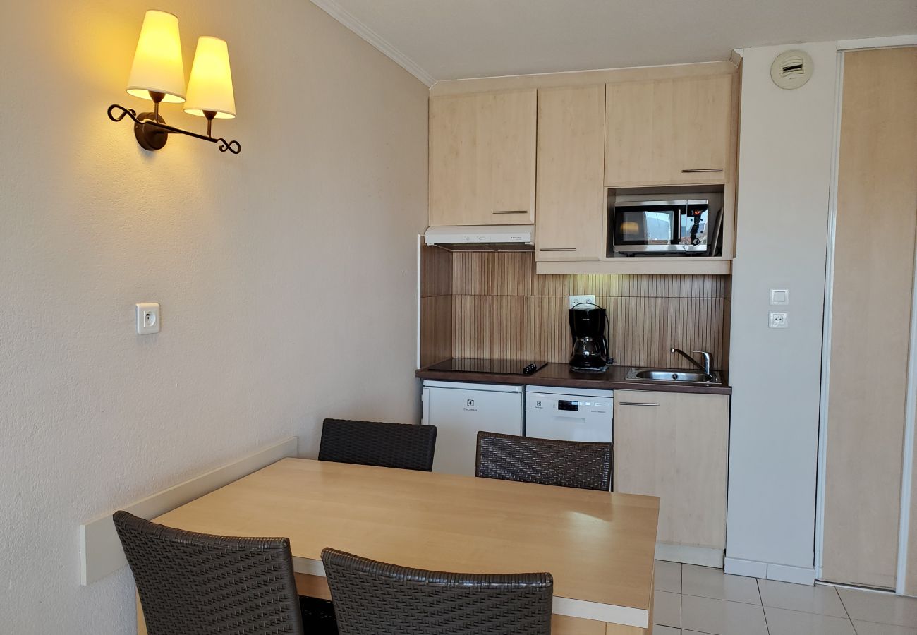 Appartement à Fréjus - CAP HERMES T2 climatisé de 40m2 avec balcon vue Port 4 Personnes Parking en sous-sol