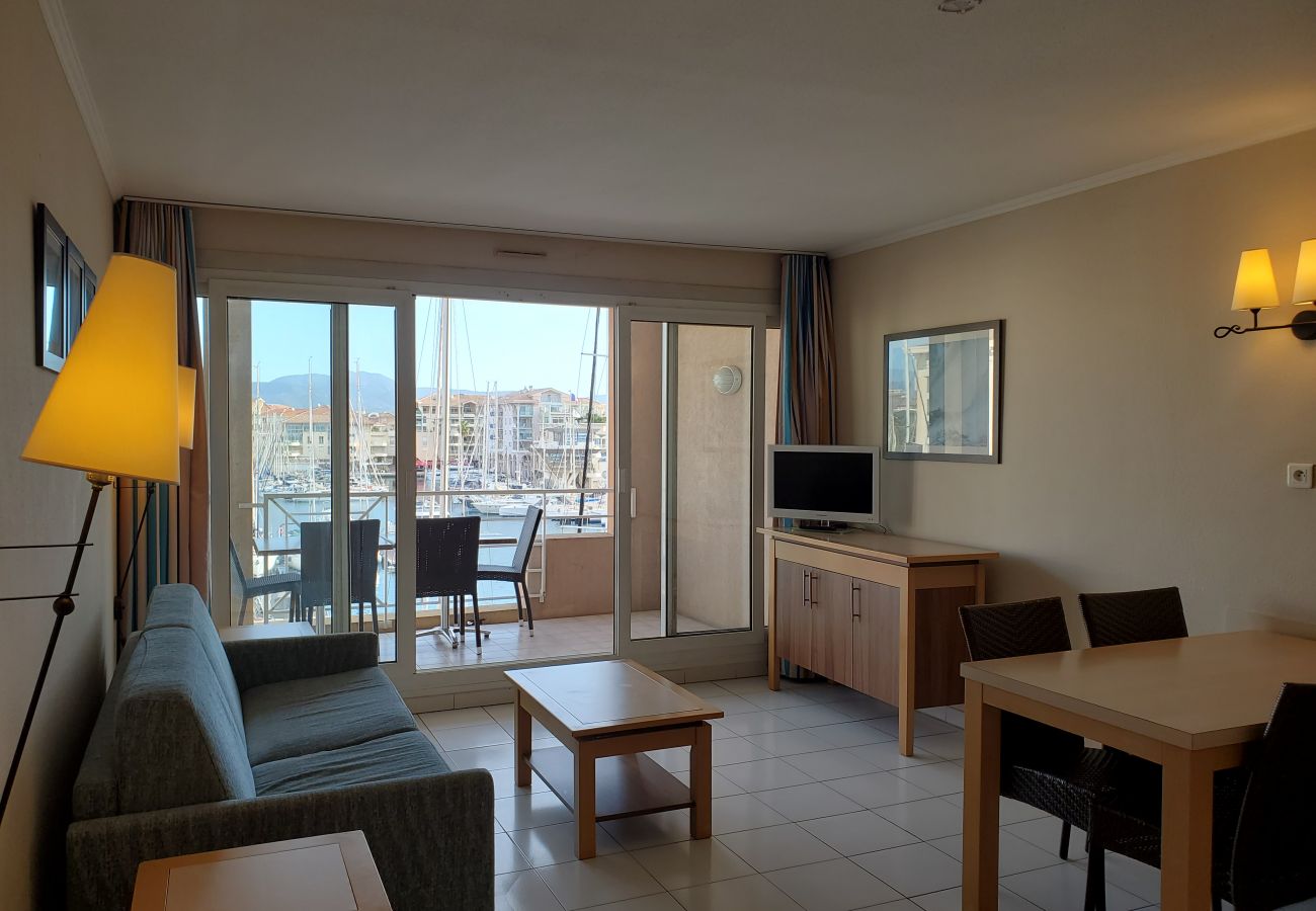 Appartement à Fréjus - CAP HERMES T2 climatisé de 40m2 avec balcon vue Port 4 Personnes Parking en sous-sol