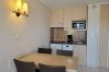 Appartement à Fréjus - CAP HERMES T2 climatisé, WIFI, de 40m2 avec balcon vue Port 4 Personnes Parking en sous-sol Appartement à Fréjus - CAP HERMES T2 climatisé, WIFI, de 40m2 avec balcon vue Port 4 Personnes Parking en sous-sol